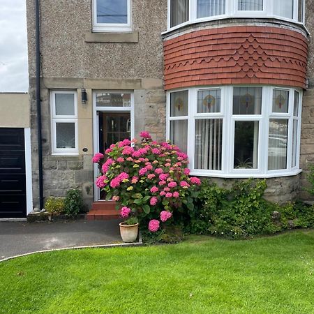 Kelvinside, Seahouses, 2 Minute Walk Into Village Exterior photo