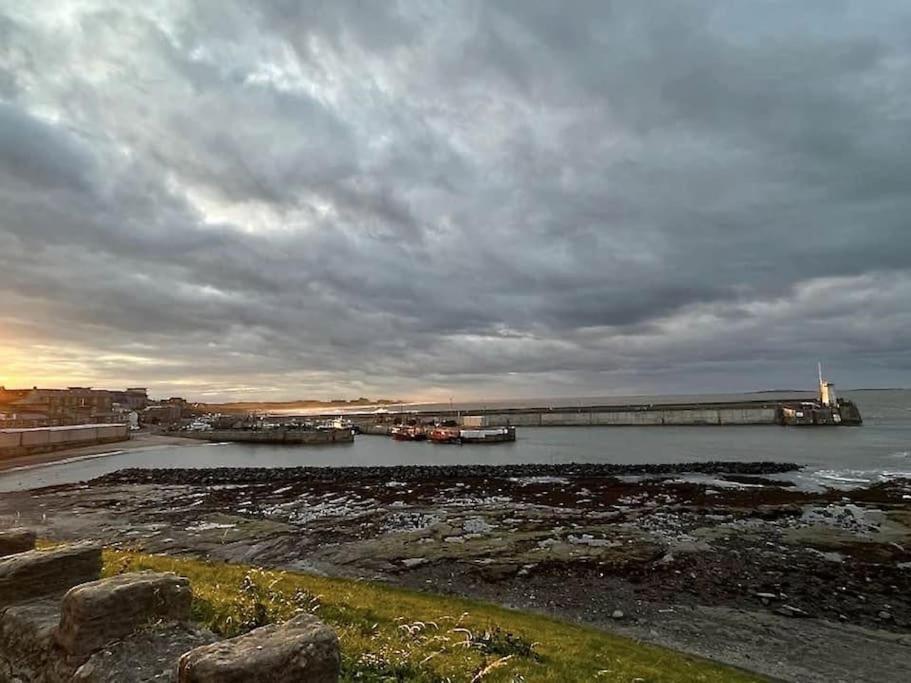 Kelvinside, Seahouses, 2 Minute Walk Into Village Exterior photo